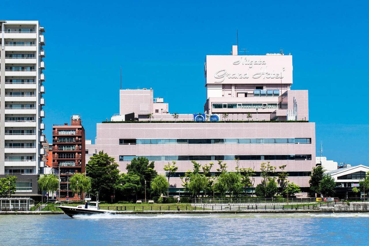 Niigata Grand Hotel Exterior photo