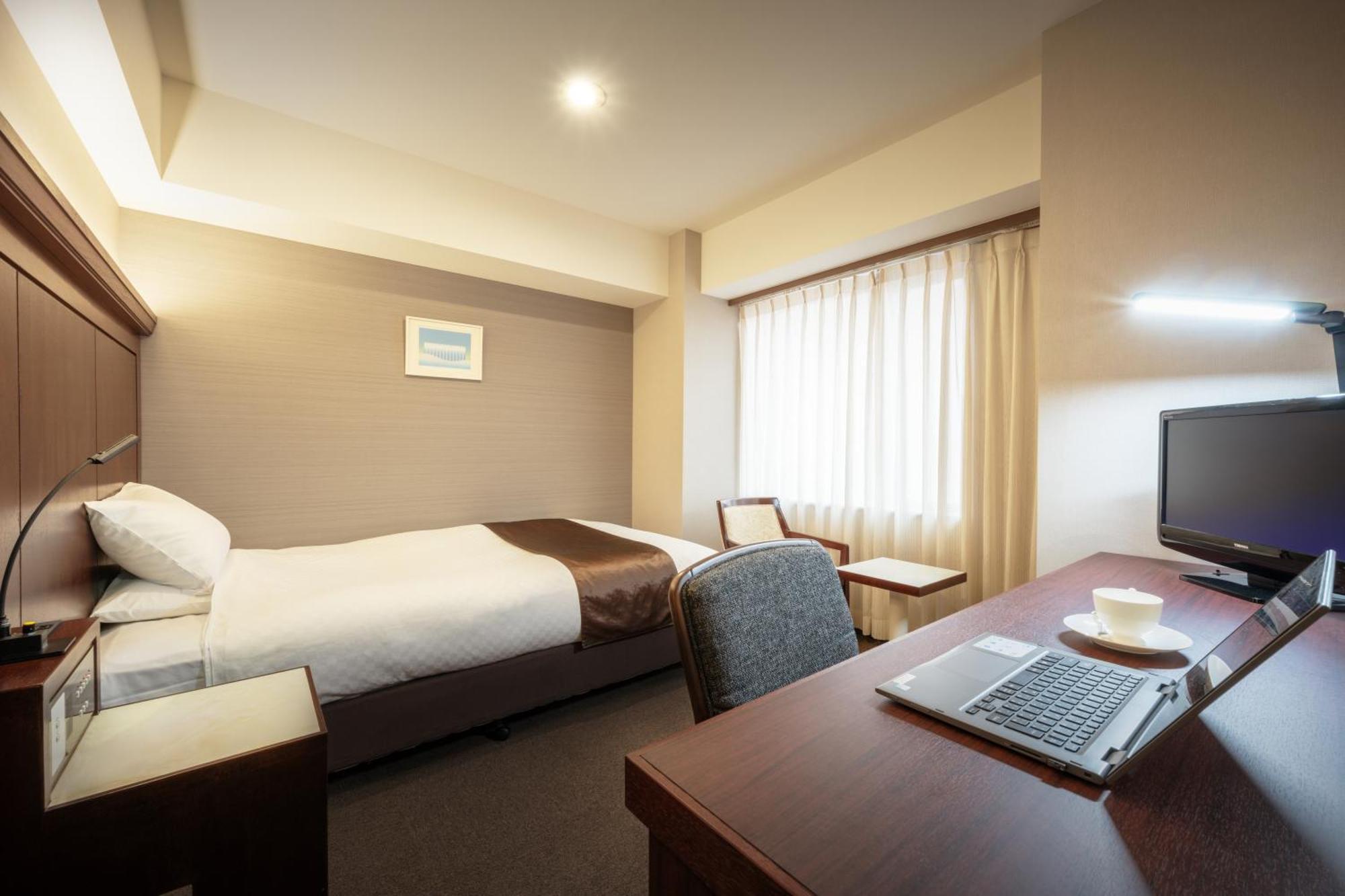 Niigata Grand Hotel Exterior photo