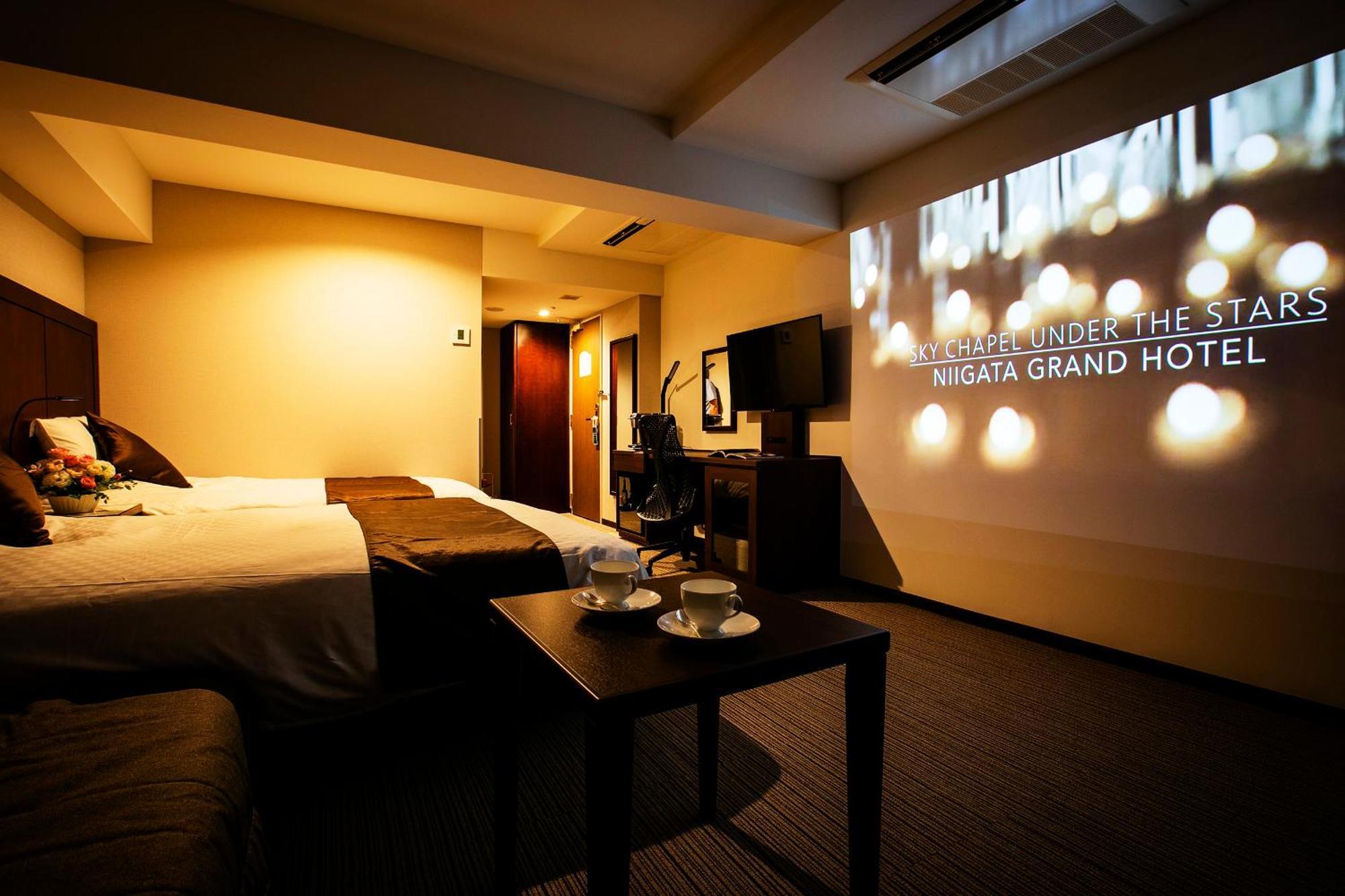 Niigata Grand Hotel Exterior photo